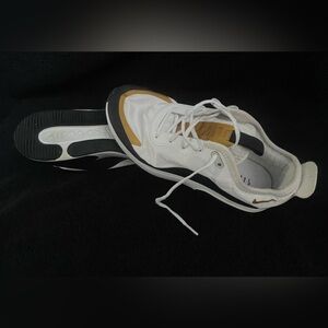 Nike White and Gold Women’s Size Shoes